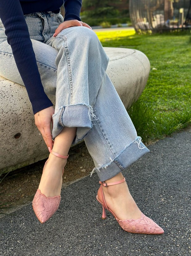 Pembe Dantel (Vusuel) Nakışlı Arka Bant Detaylı Kadın Stiletto