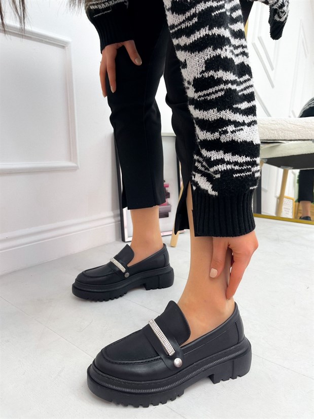 Siyah Cilt (Fabio) Üç Tokalı Kadın Loafer