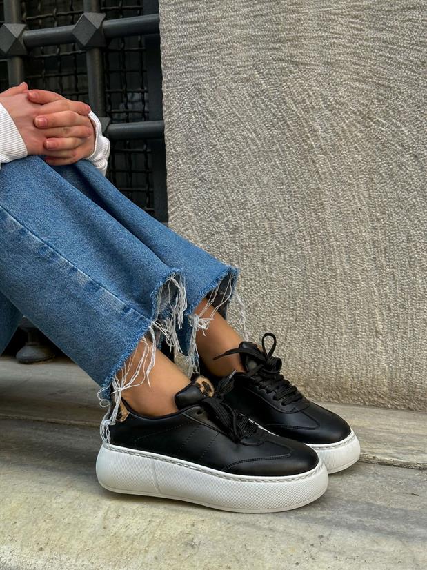 Siyah Cilt (Leoy) Leopar Bağcıklı Kadın Sneakers
