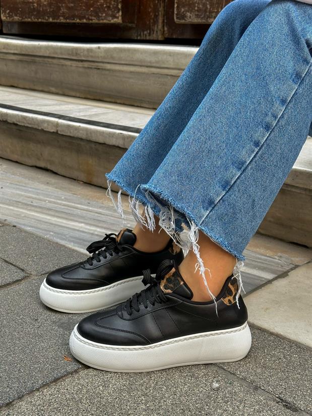 Siyah Cilt (Leoy) Leopar Bağcıklı Kadın Sneakers