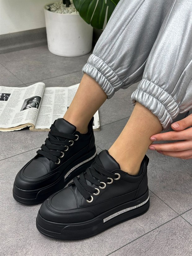 Siyah Cilt (Miles) Taş Detay Yüksek Taban Bağcıklı Sneakers