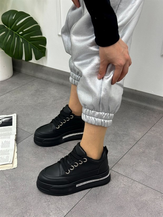 Siyah Cilt (Miles) Taş Detay Yüksek Taban Bağcıklı Sneakers