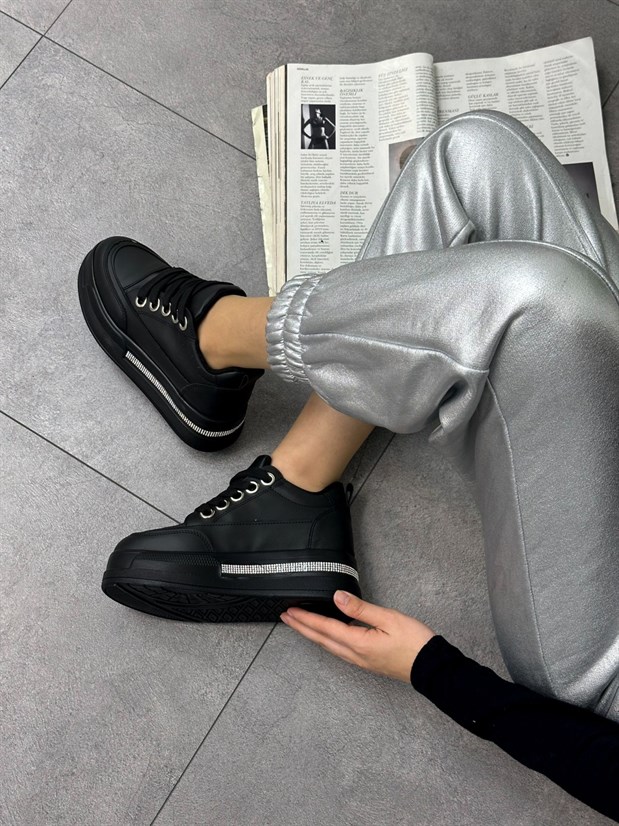 Siyah Cilt (Miles) Taş Detay Yüksek Taban Bağcıklı Sneakers