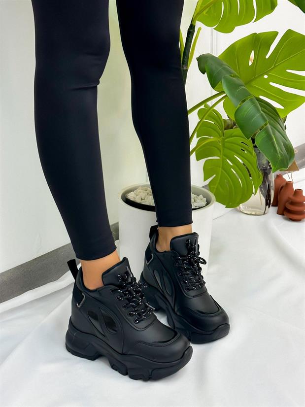 Siyah Cilt (Punto) Kadın Bağcıklı Sneakers