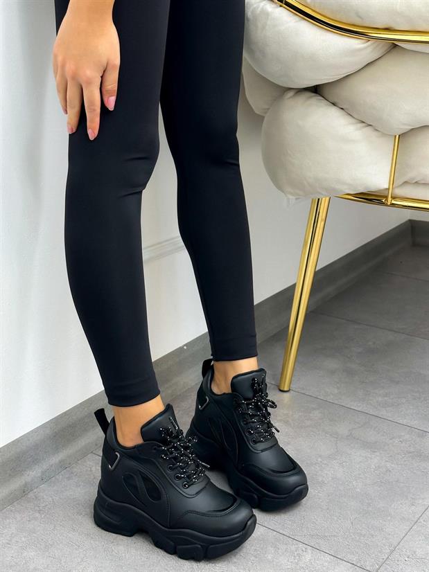 Siyah Cilt (Punto) Kadın Bağcıklı Sneakers