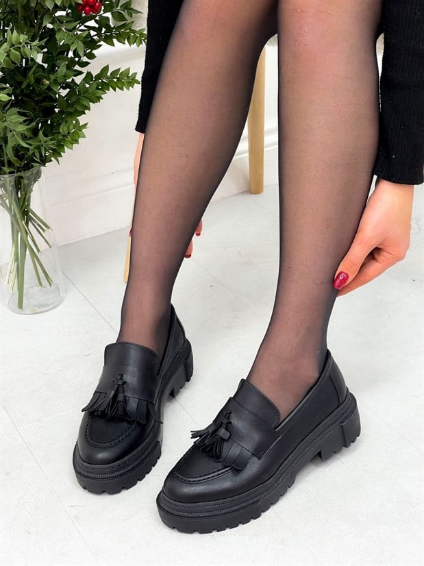 Siyah Cilt (Tassel) Püskül Detay Kadın Loafer