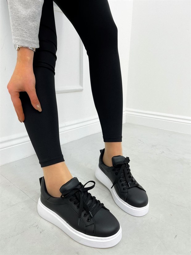 Siyah Cilt (Vermont) Kadın Bağcıklı Sneakers