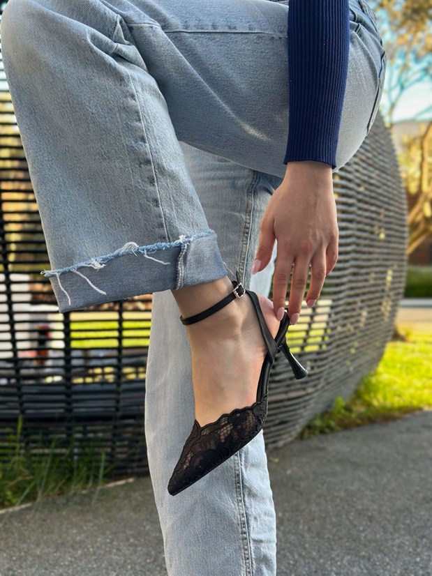 Siyah Dantel (Vusuel) Nakışlı Arka Bant Detaylı Kadın Stiletto