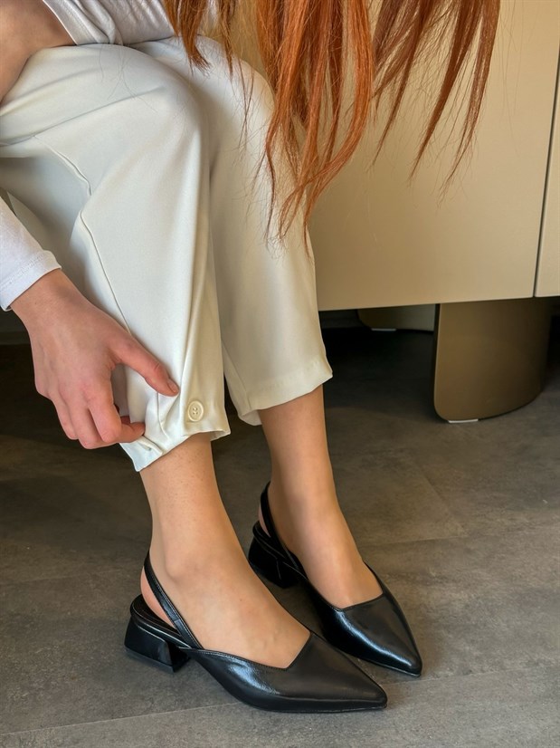 Siyah Kırışık Deri (Terry) Kadın Babet