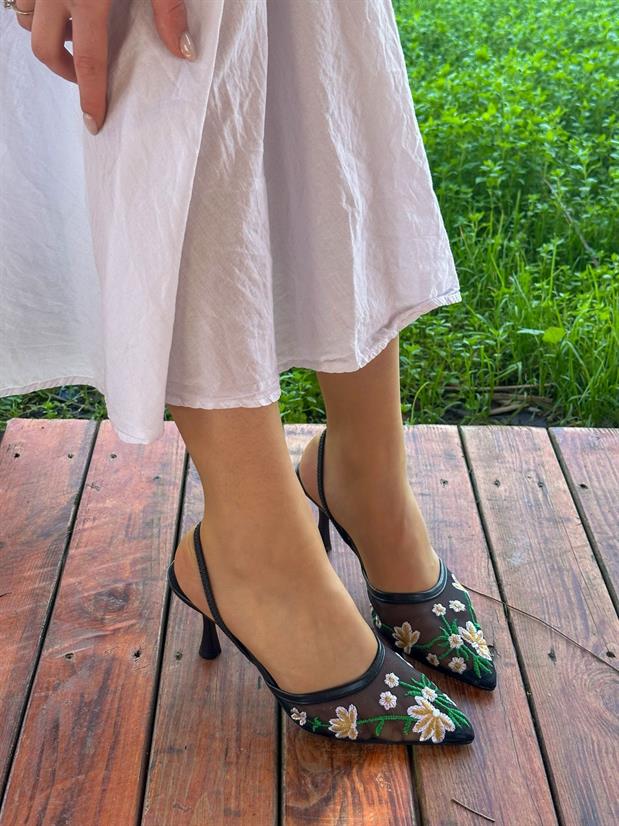 Siyah (Livia) Çiçek Nakış Detay Topuklu Kadın Stiletto