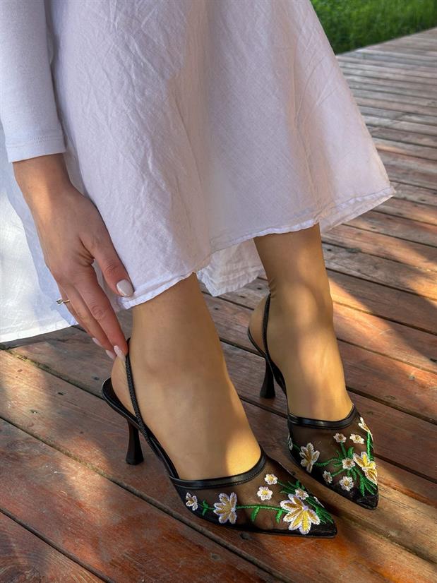 Siyah (Livia) Çiçek Nakış Detay Topuklu Kadın Stiletto