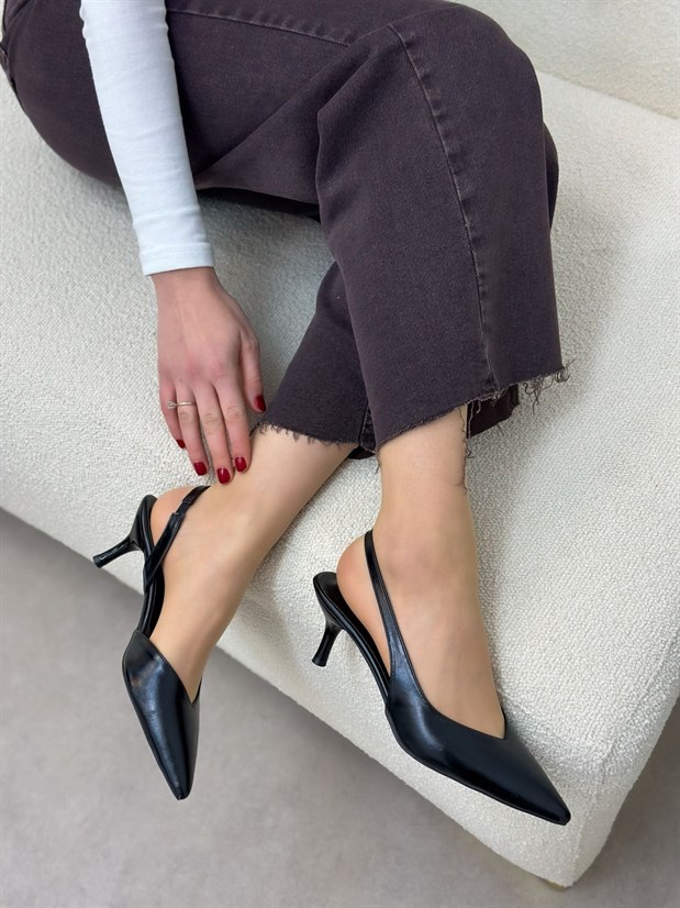 Siyah Parlak Deri (Jaren) Lastik Detay Kadın Stiletto