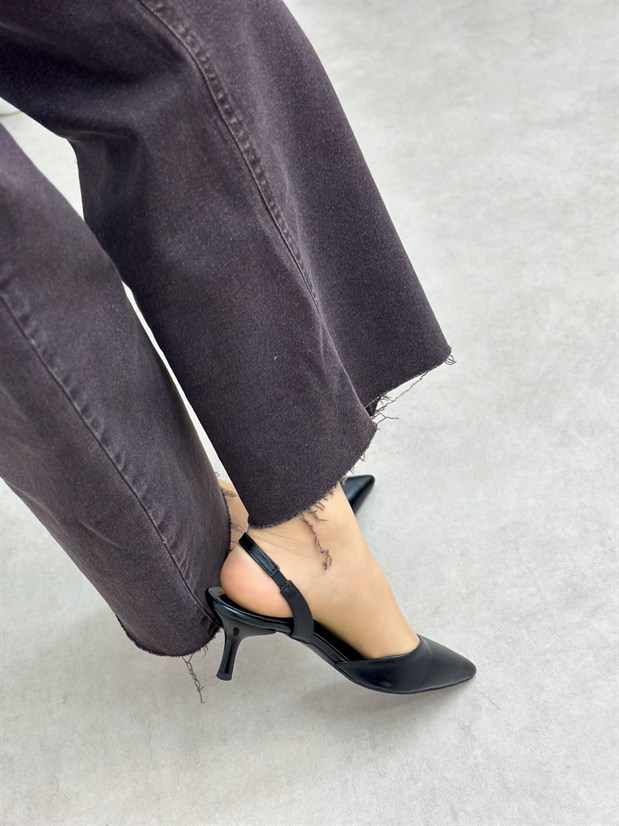 Siyah Parlak Deri (Jaren) Lastik Detay Kadın Stiletto