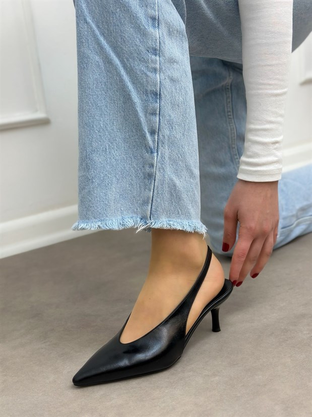Siyah Parlak Deri (Larry) Lastik Detay Kadın Stiletto