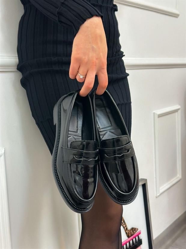Siyah Rugan( Elsa)  Ortopedik Taban Kadın Loafer