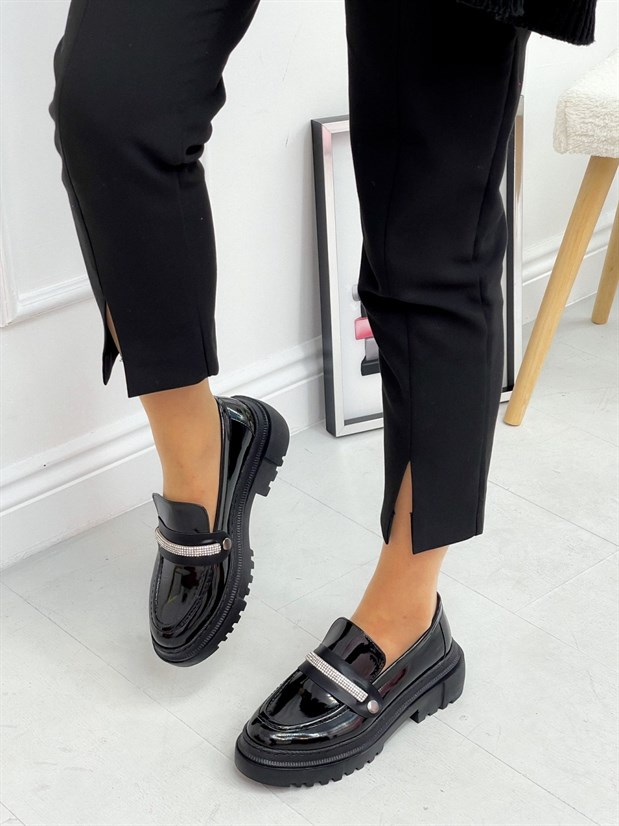 Siyah Rugan (Fabio) Üç Tokalı Kadın Loafer