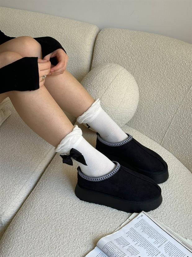 Siyah Süet (Huggie XL) İçi Yünlü Kadın Terlik