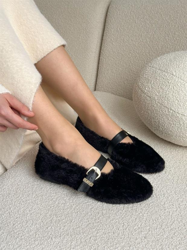 Siyah Tüylü (Biana) Kemer Detaylı Peluş Babet