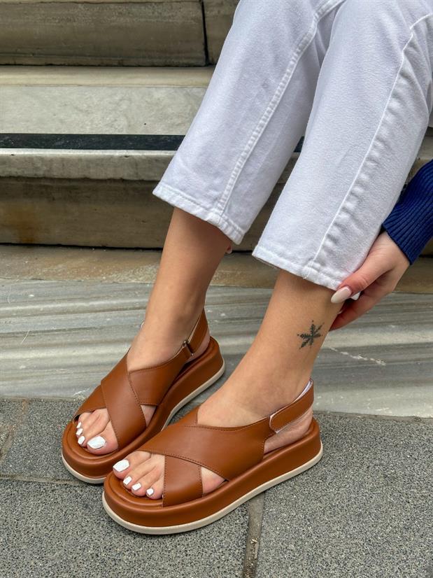 Taba Cilt (Beangle) Bant Detay Kadın Sandalet