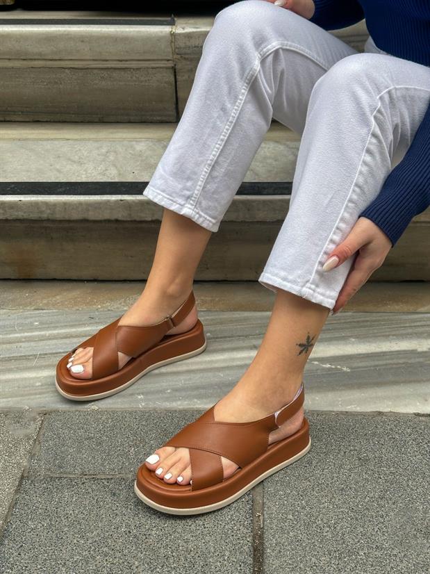 Taba Cilt (Beangle) Bant Detay Kadın Sandalet