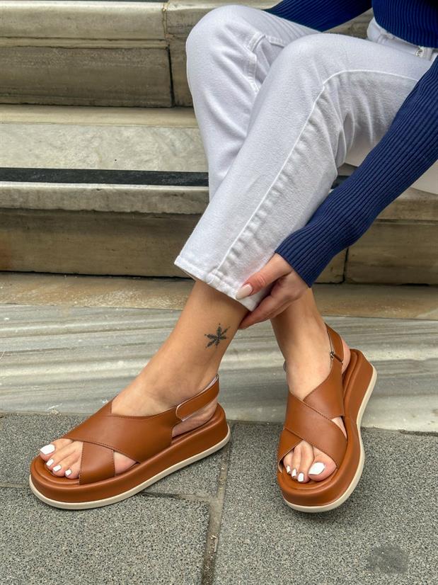 Taba Cilt (Beangle) Bant Detay Kadın Sandalet