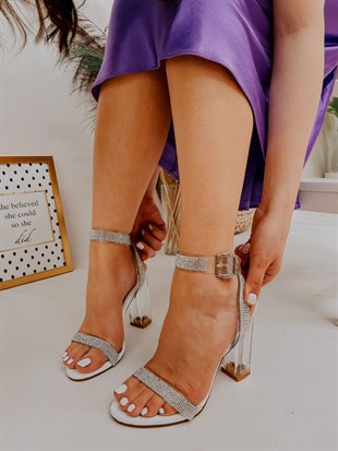 Beyaz Rugan (Paris) Taş Detay Kadın Topuklu Sandalet