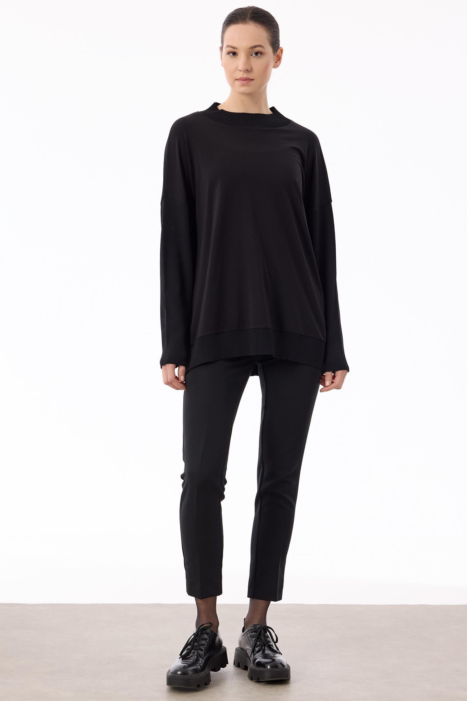 Kumaş Garnili Rayon Bluz SİYAH