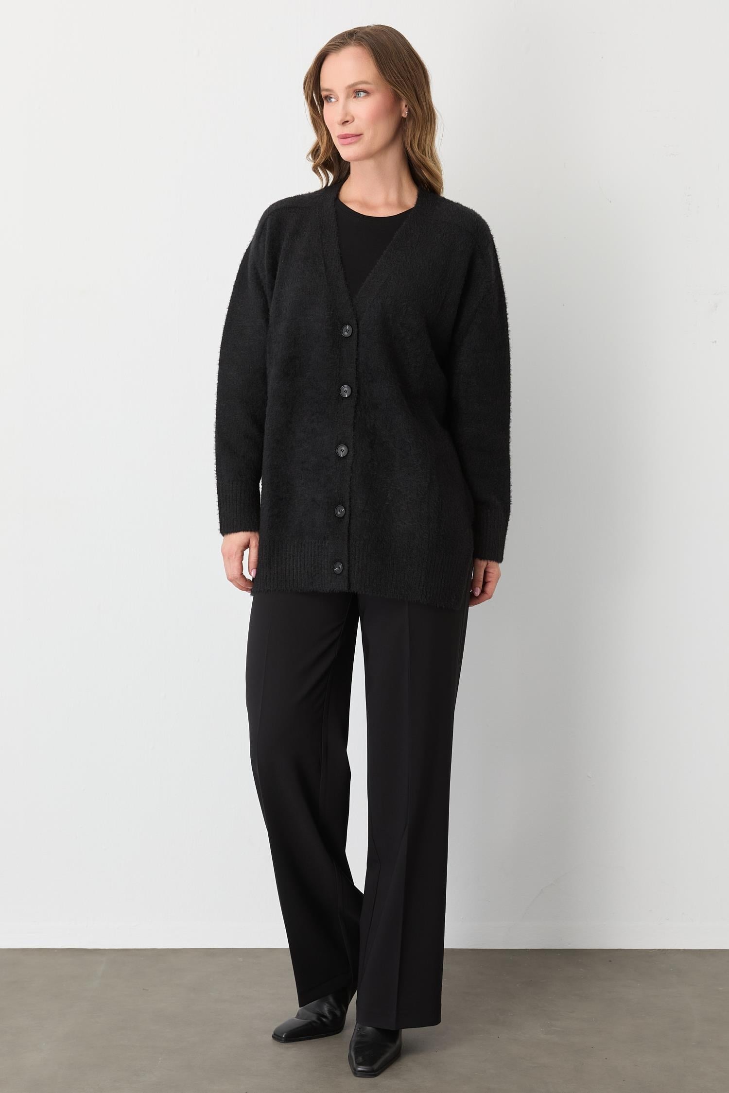 Mutlu Ertan Kadın Angored Yırtmaç Detaylı Triko Hırka Siyah 20223