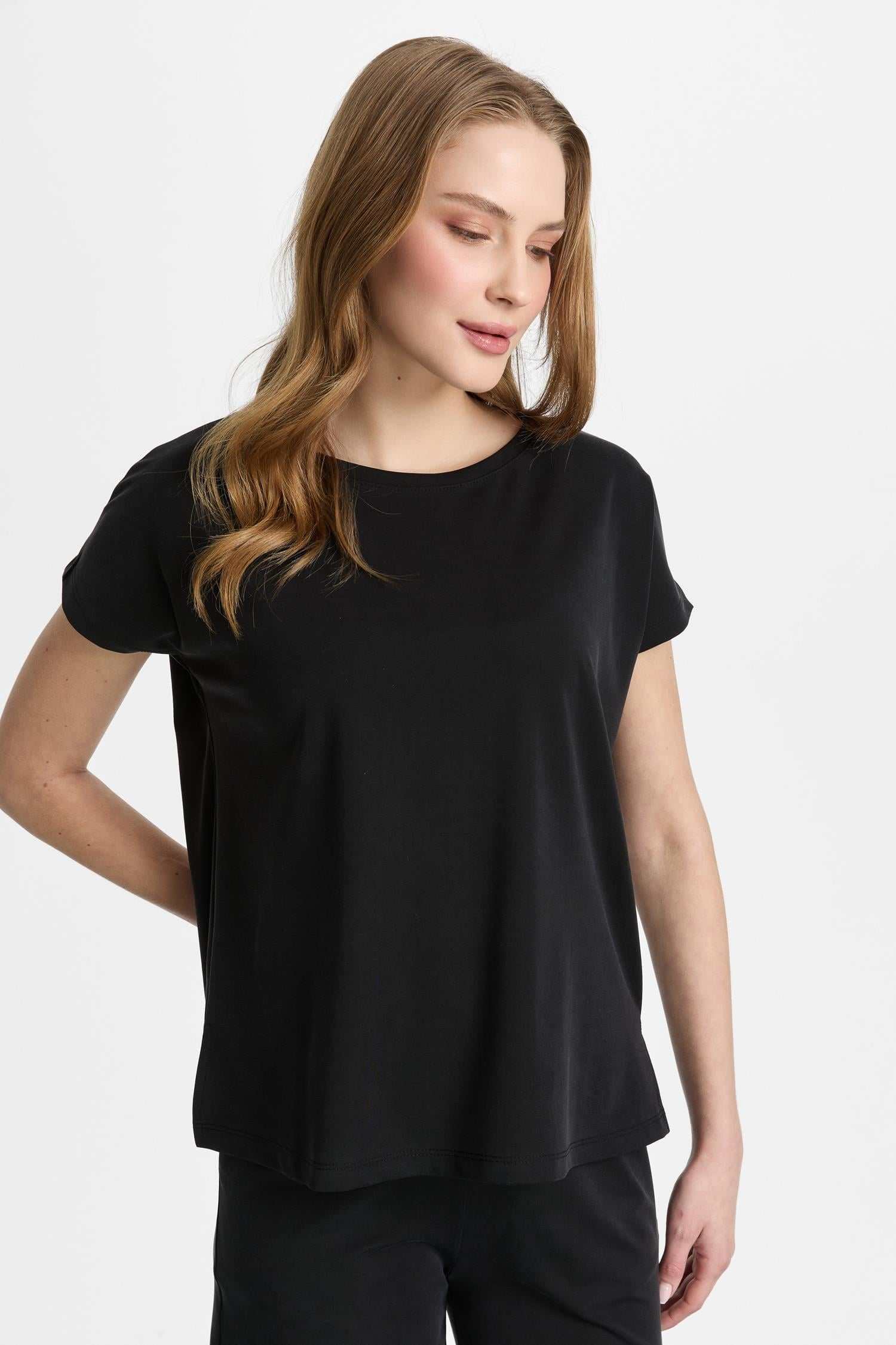 Mutlu Ertan Kadın Basic Sıfır Yaka Bluz Siyah 30467