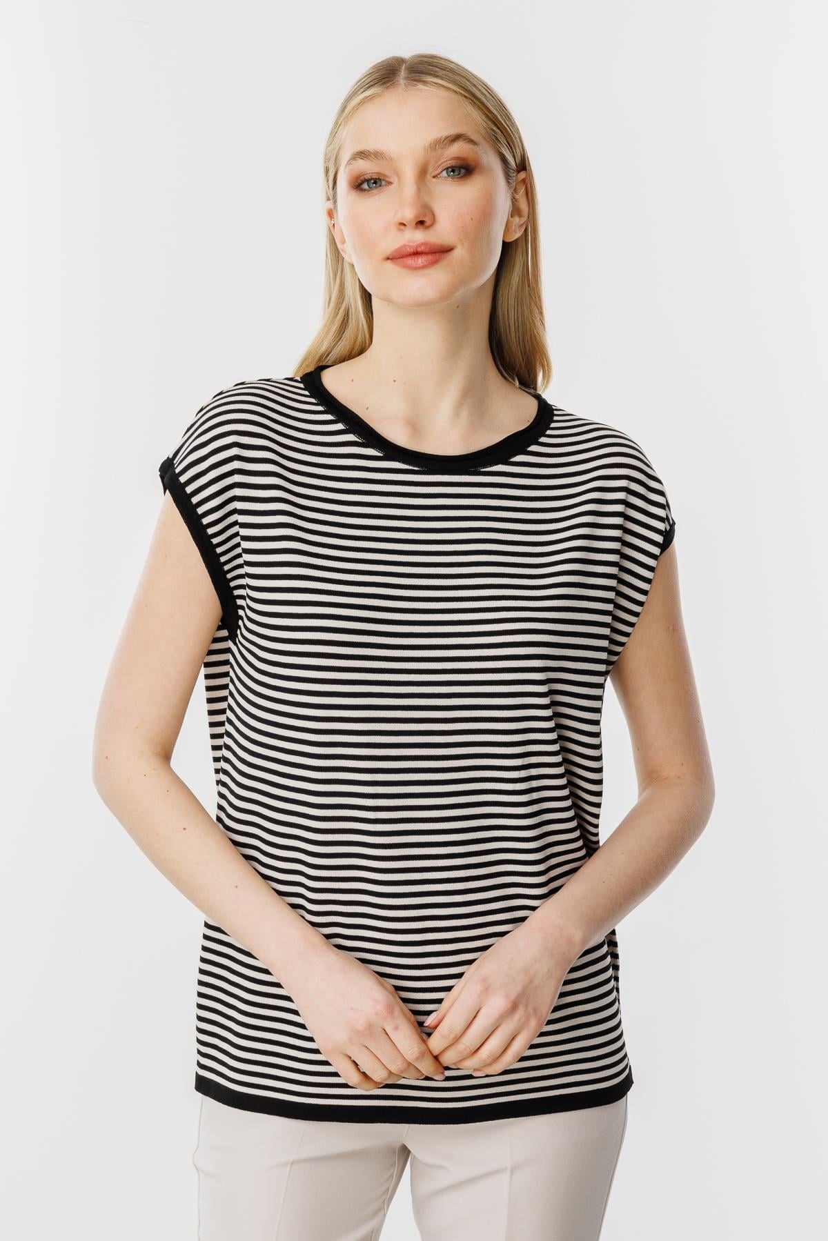 Mutlu Ertan Kadın Çizgili Basic Triko Bluz Siyah-Vizon 20187