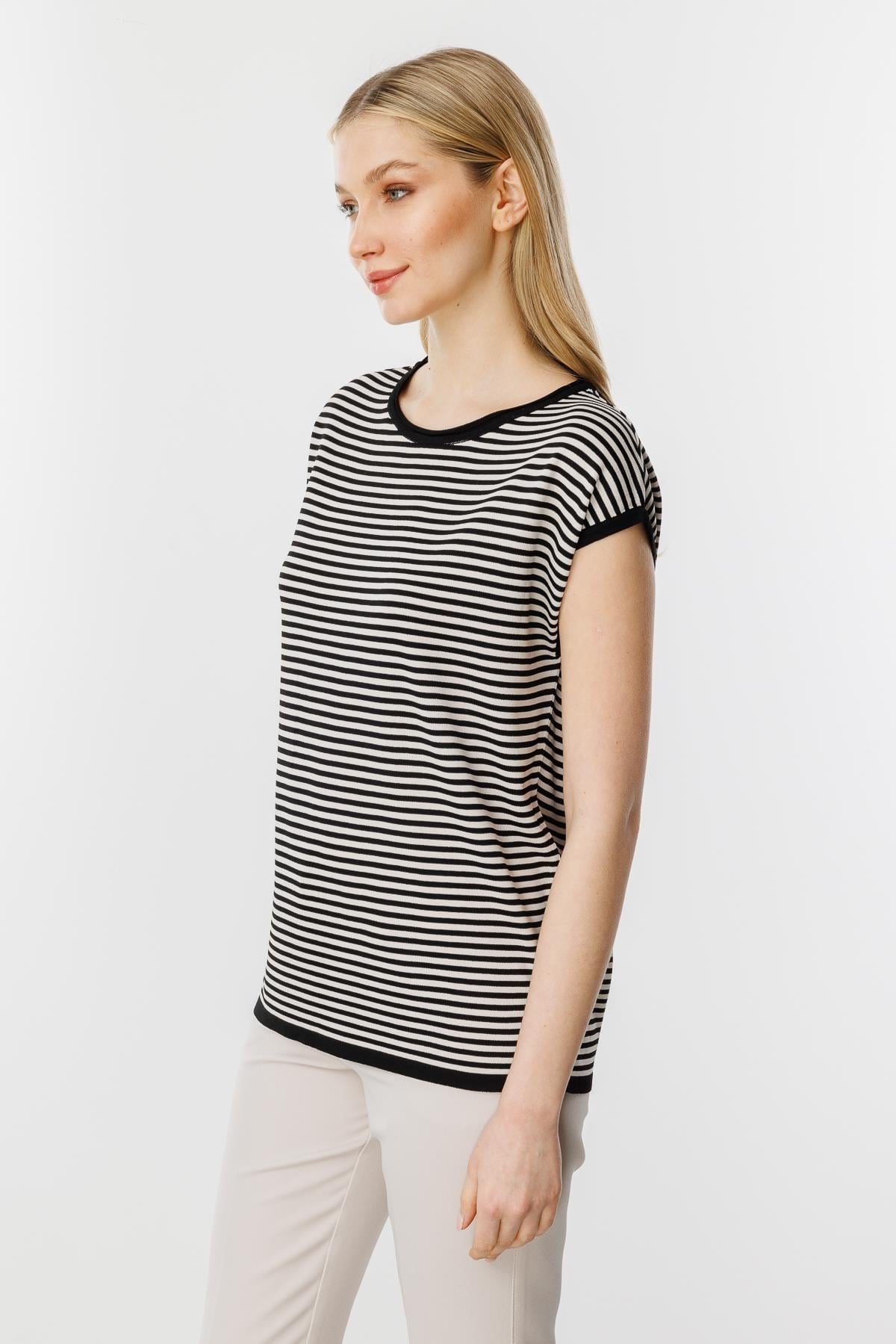 Mutlu Ertan Kadın Çizgili Basic Triko Bluz Siyah-Vizon 20187