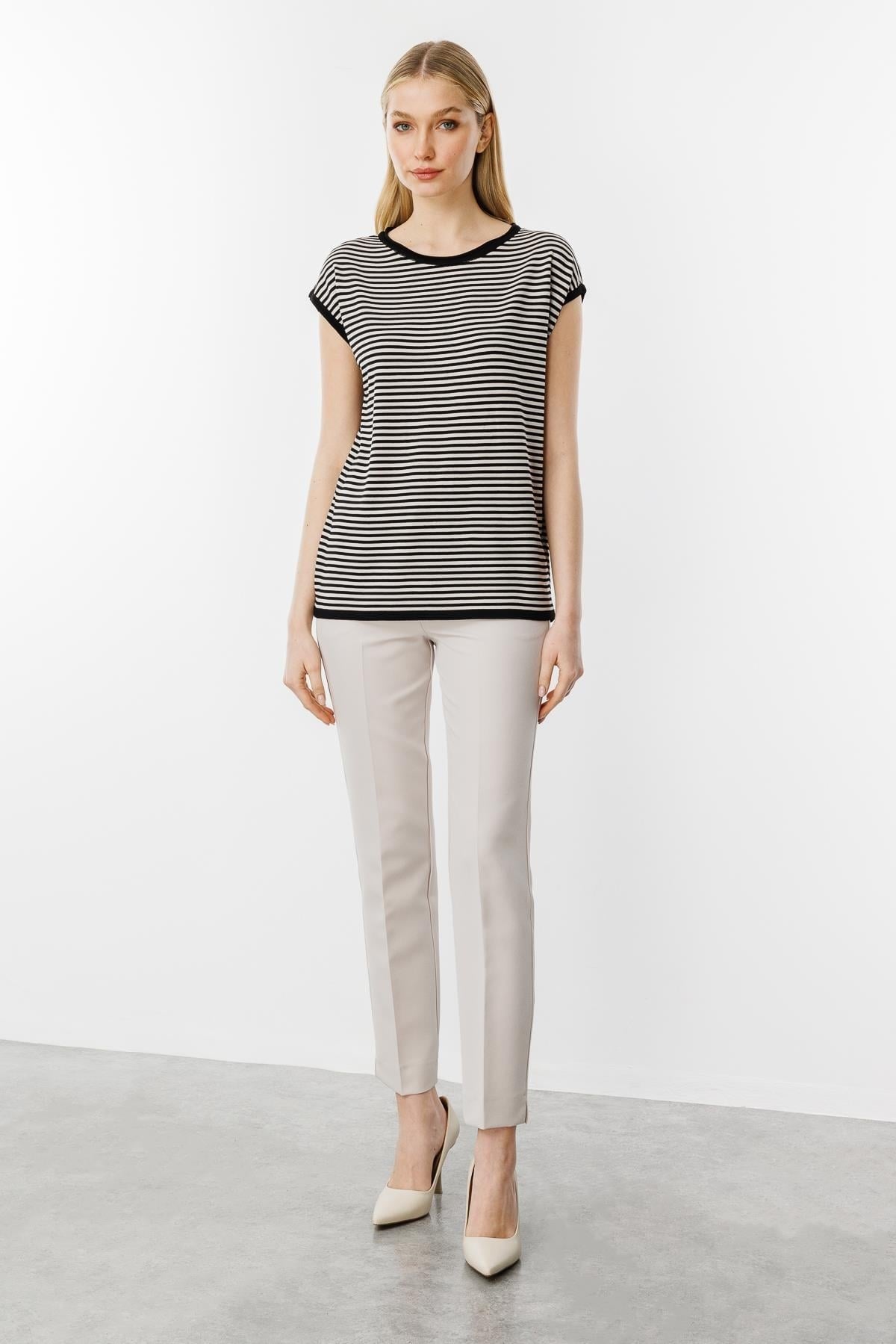 Mutlu Ertan Kadın Çizgili Basic Triko Bluz Siyah-Vizon 20187