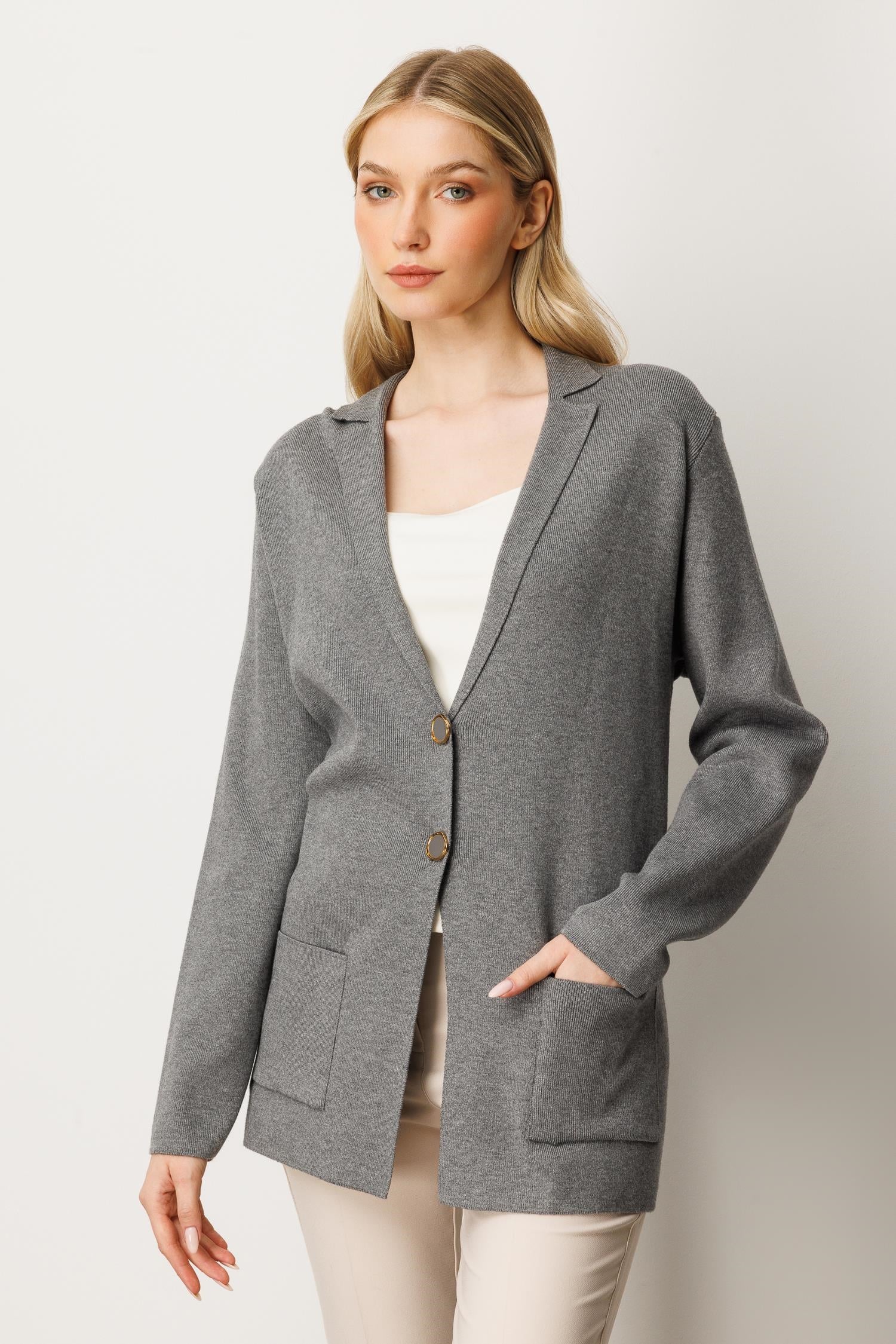 Mutlu Ertan Kadın Düğme Detaylı Triko Ceket Gri 20235