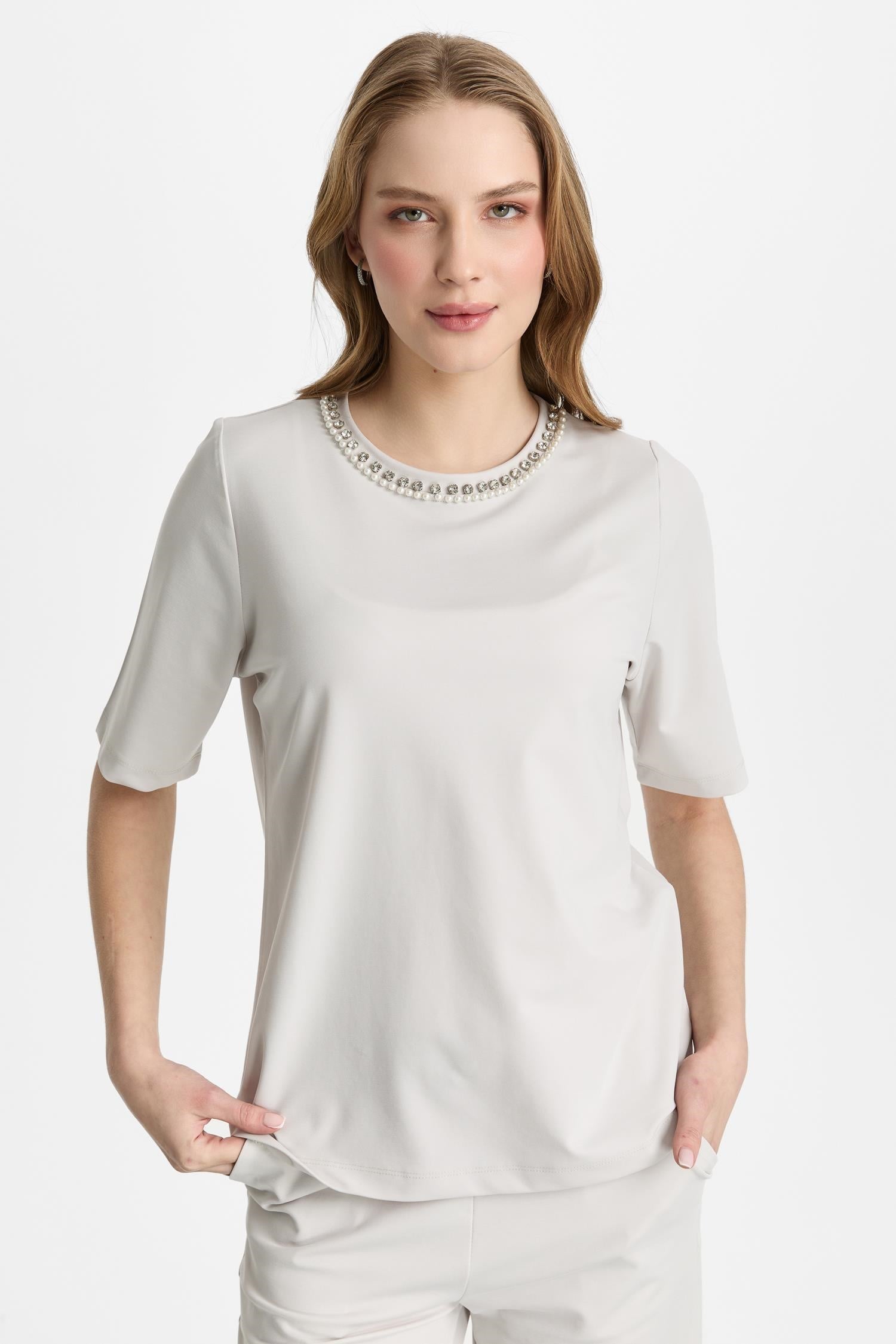 Mutlu Ertan Kadın İnci Detaylı Kısa Kollu Bluz Gri 30473