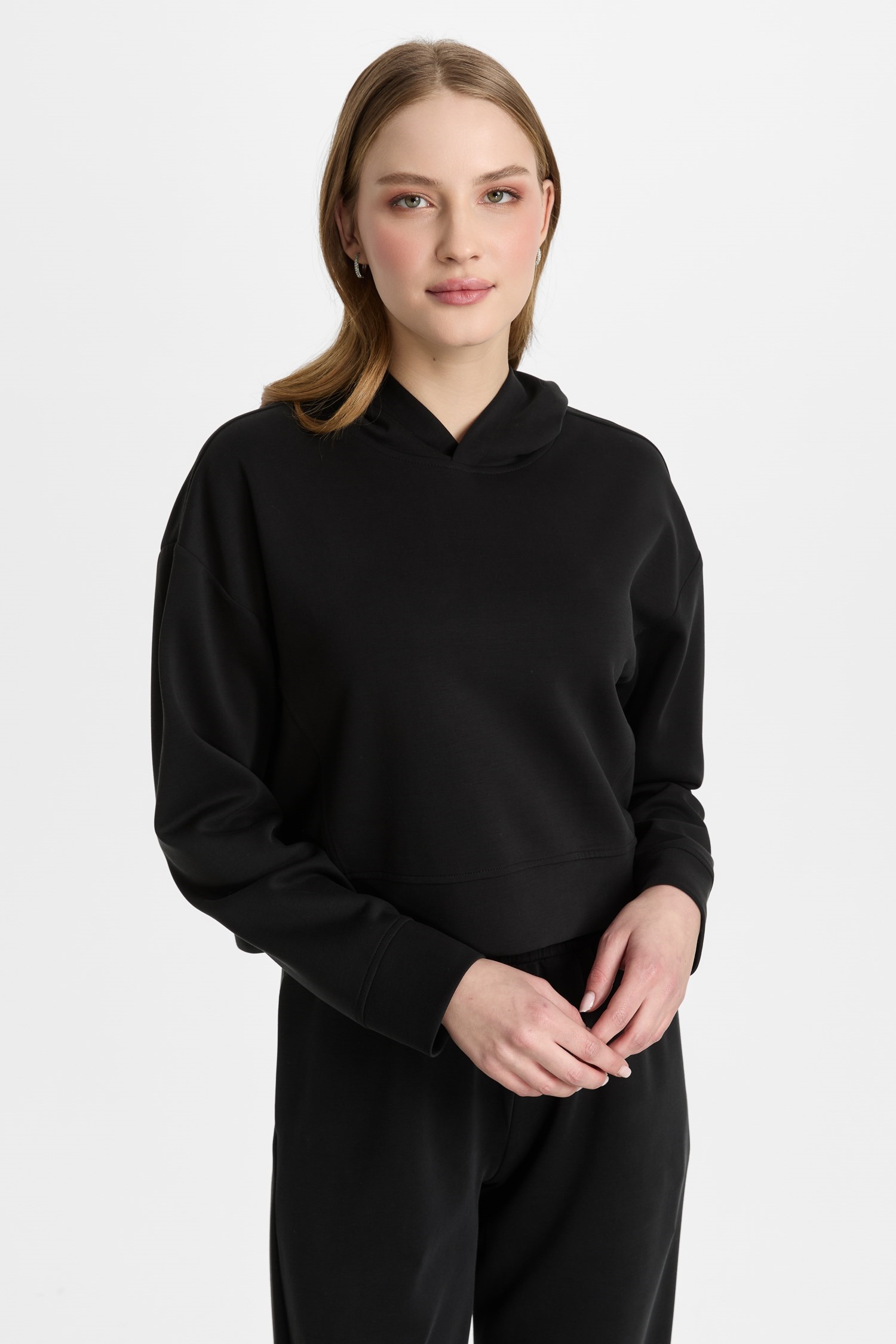 Mutlu Ertan Kadın Kapüşonlu Sweatshirt Siyah 30479