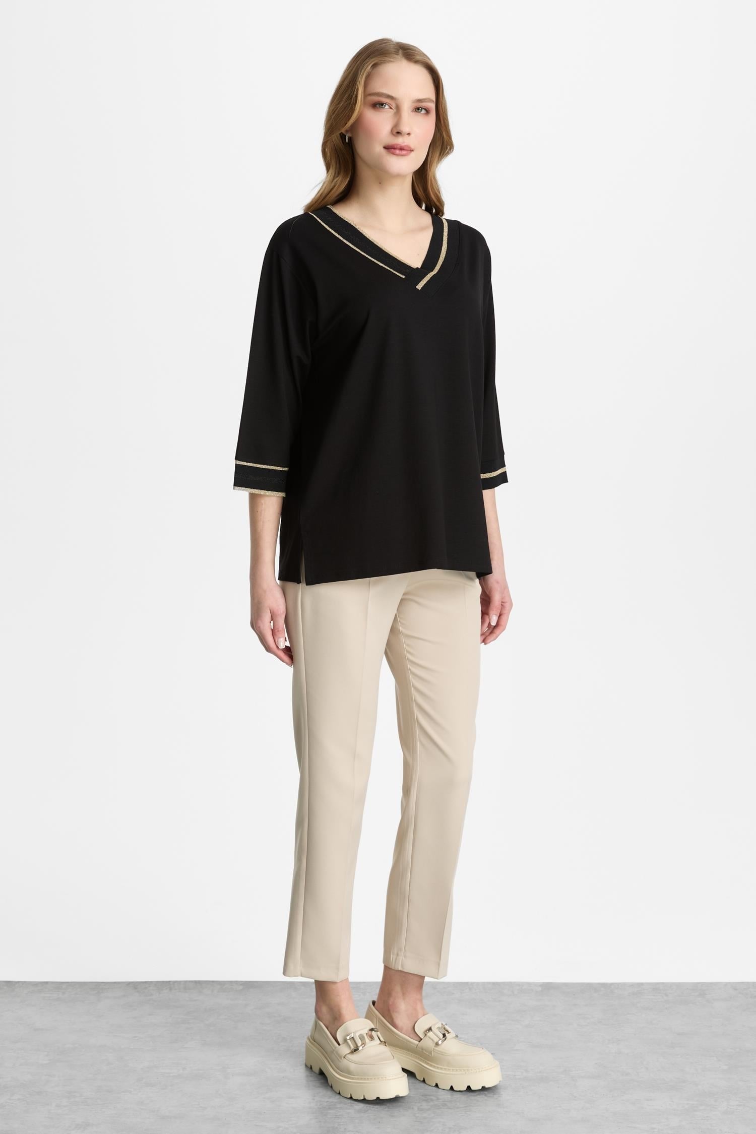 Mutlu Ertan Kadın Kontrast Ribanalı Kapri Kollu Bluz Siyah-Gold 30458