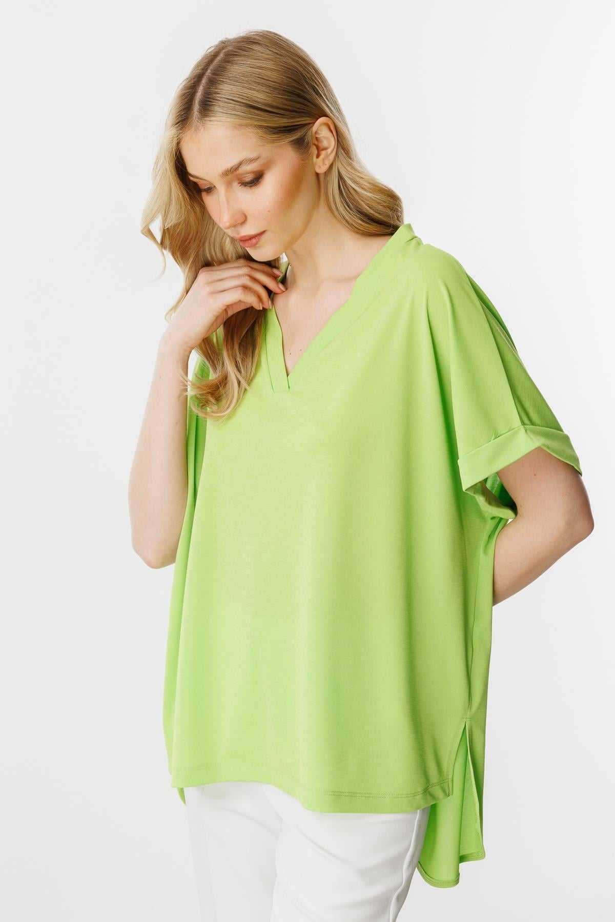 Mutlu Ertan Kadın Oversize V Yaka Kısa Kol Bluz Yesil 30340