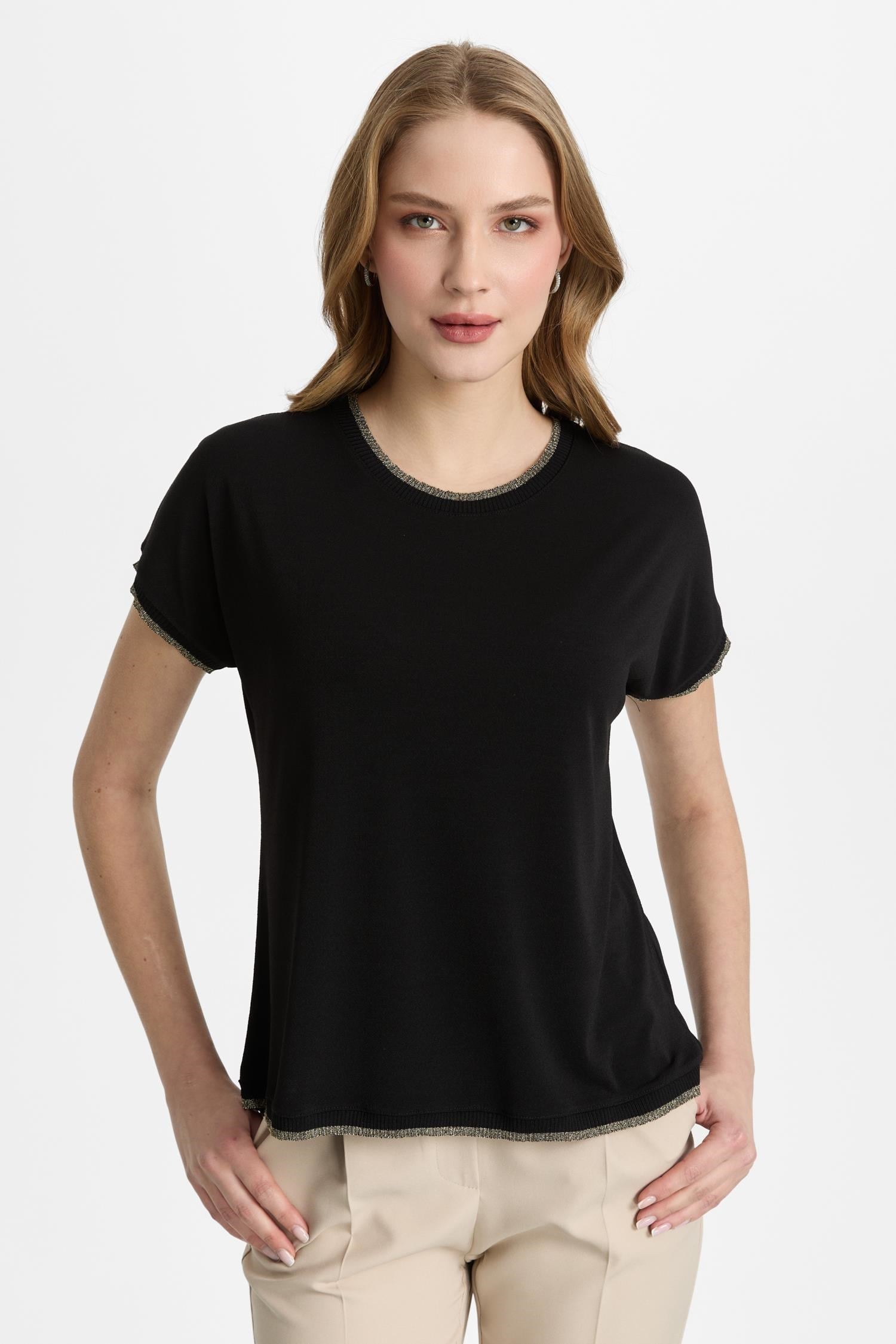 Mutlu Ertan Kadın Sıfır Yaka Ribanalı Bluz Siyah-Gold 30450