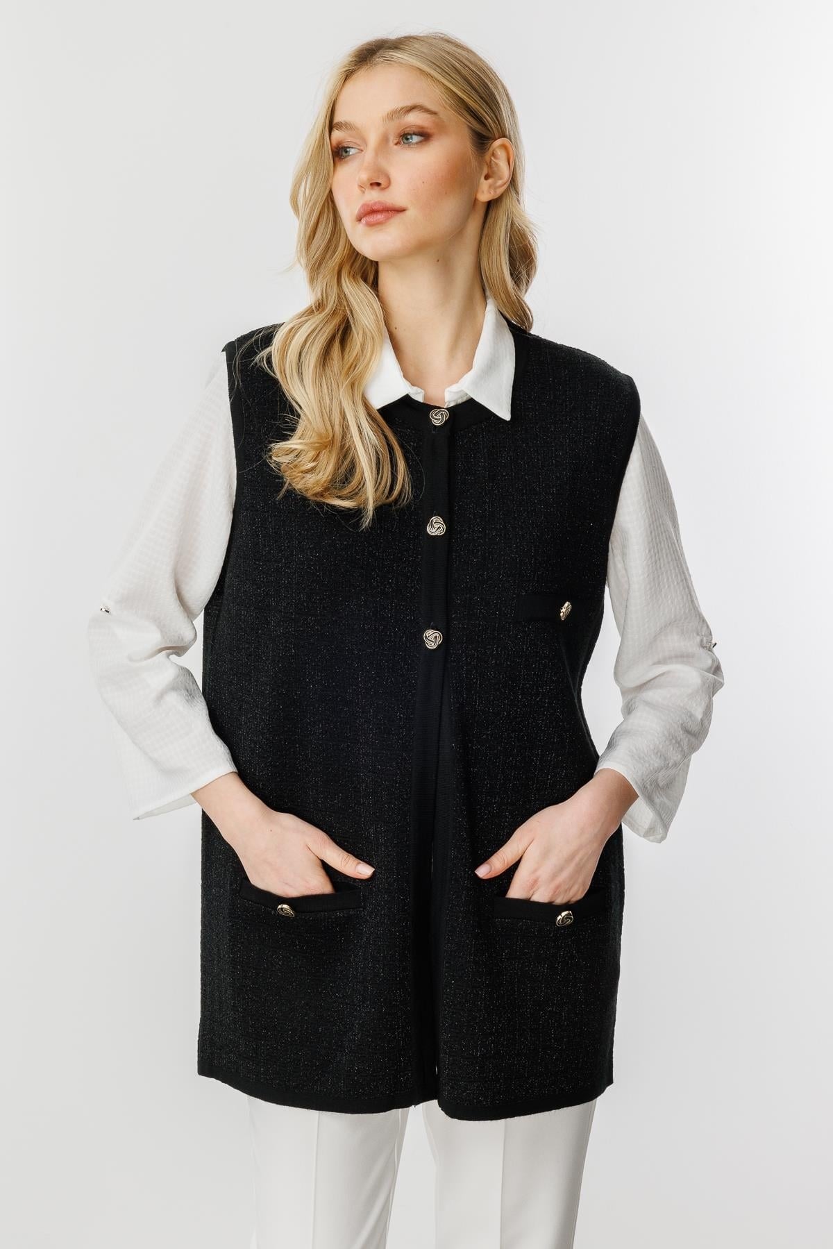 Mutlu Ertan Kadın Sim Detaylı Düğmeli Triko Yelek Siyah 20217