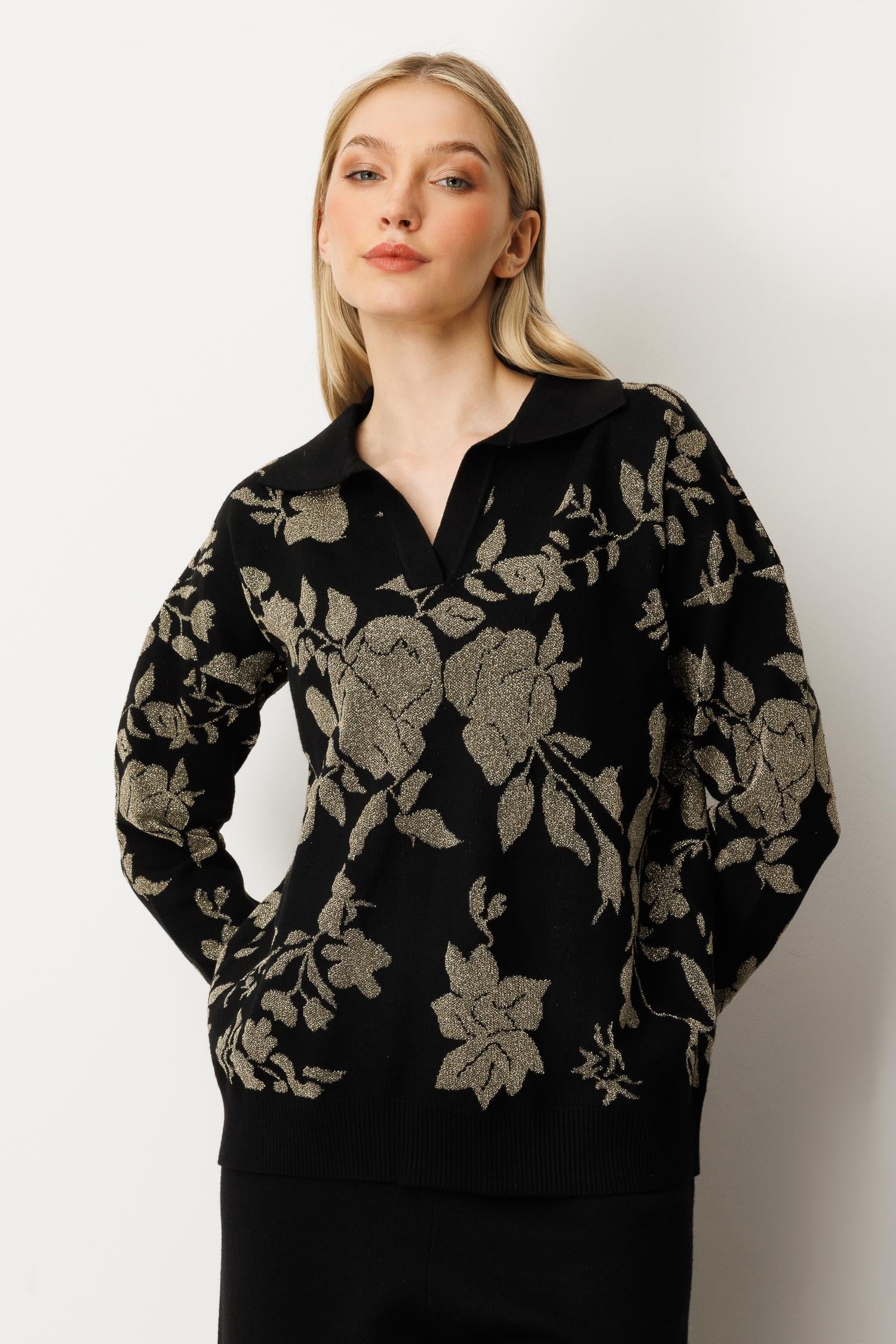 Mutlu Ertan Kadın Simli Gül Desenli Gömlek Yaka Triko Bluz Siyah-Gold 20230