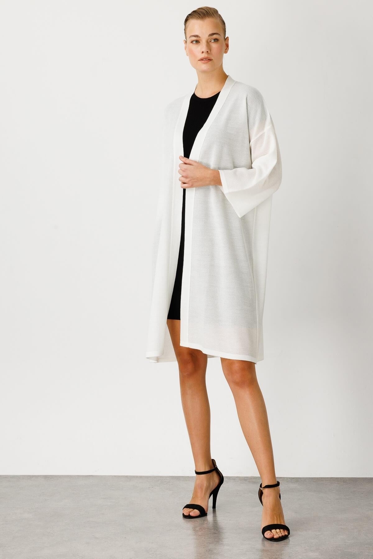 Mutlu Ertan Kadın Simli Truvakar Kol Hırka Ekru 2911