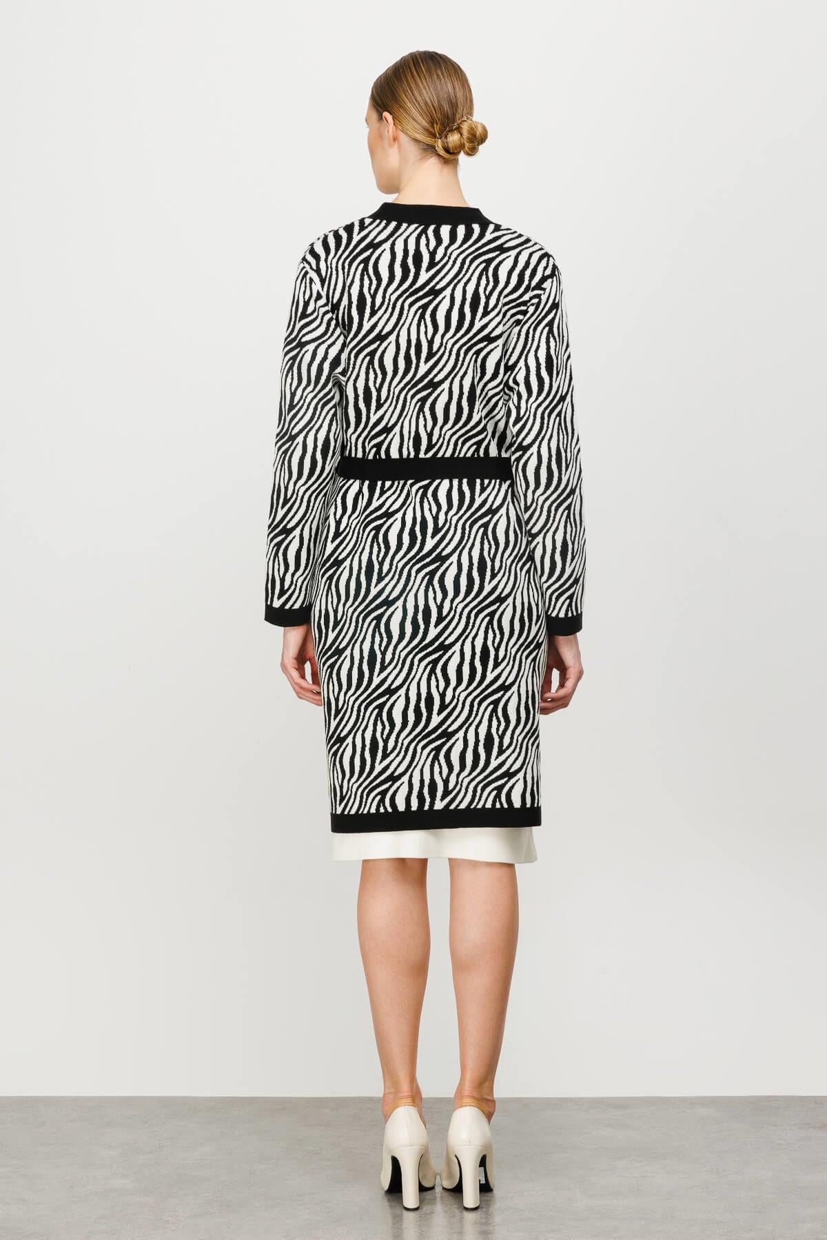 Mutlu Ertan Kadın Tıger Desenli Triko Hırka Siyah-Ekru 20060