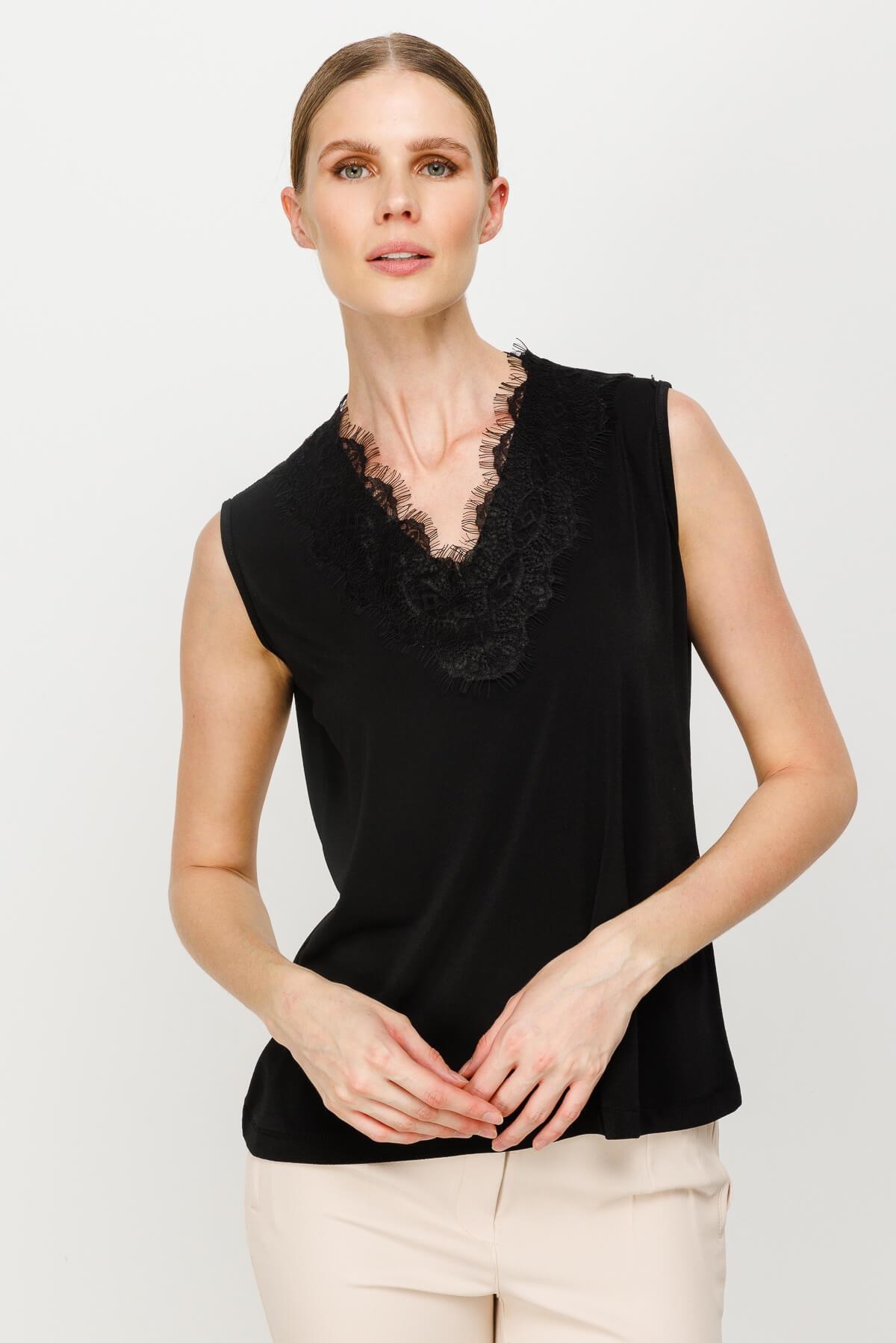 Mutlu Ertan Kadın V Yaka Dantelli Atlet Siyah 30174