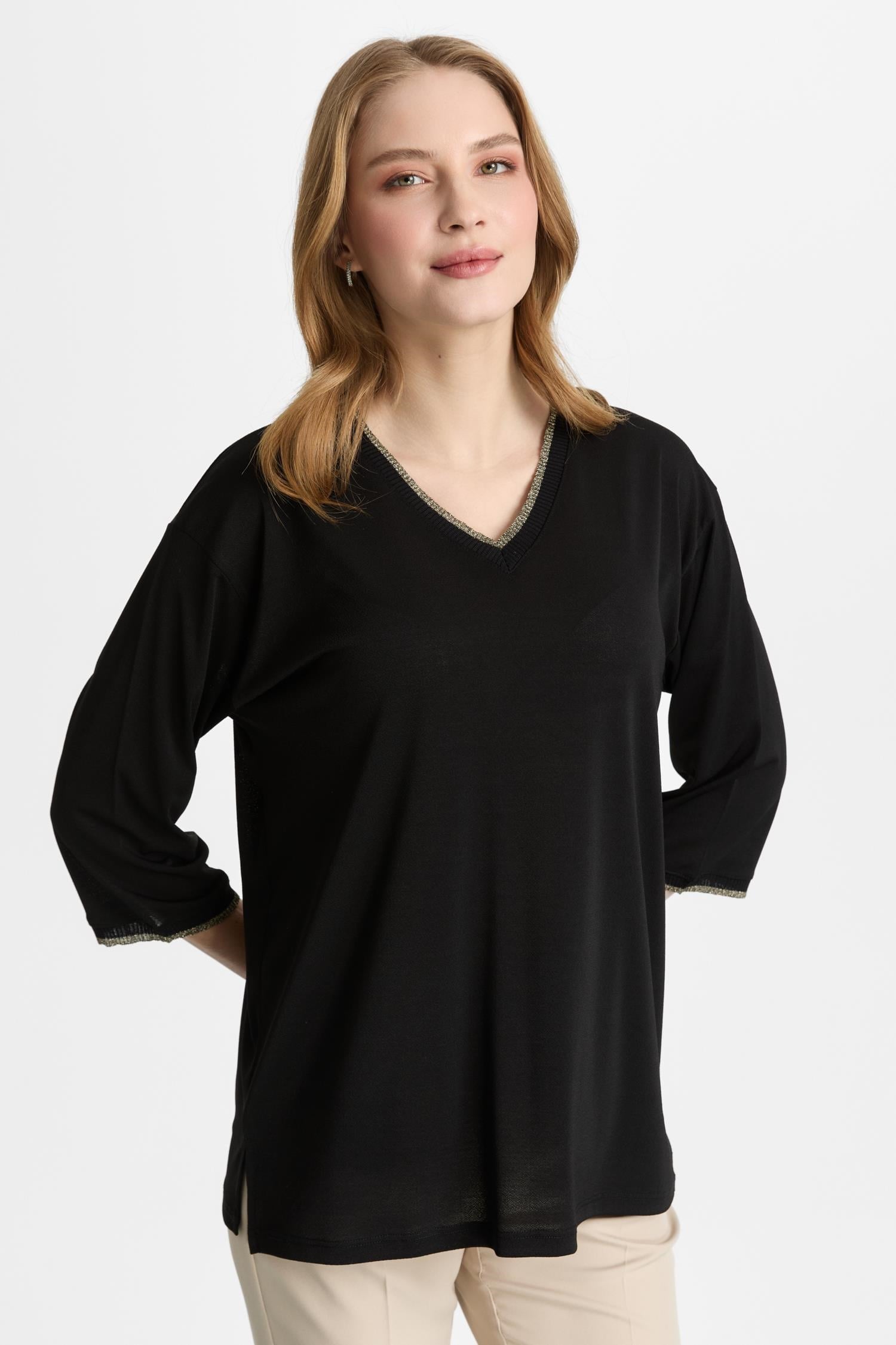 Mutlu Ertan Kadın V Yaka Ribanalı Bluz Siyah-Gold 30451