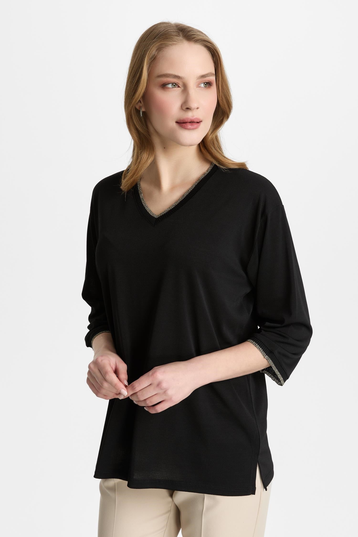 Mutlu Ertan Kadın V Yaka Ribanalı Bluz Siyah-Gold 30451