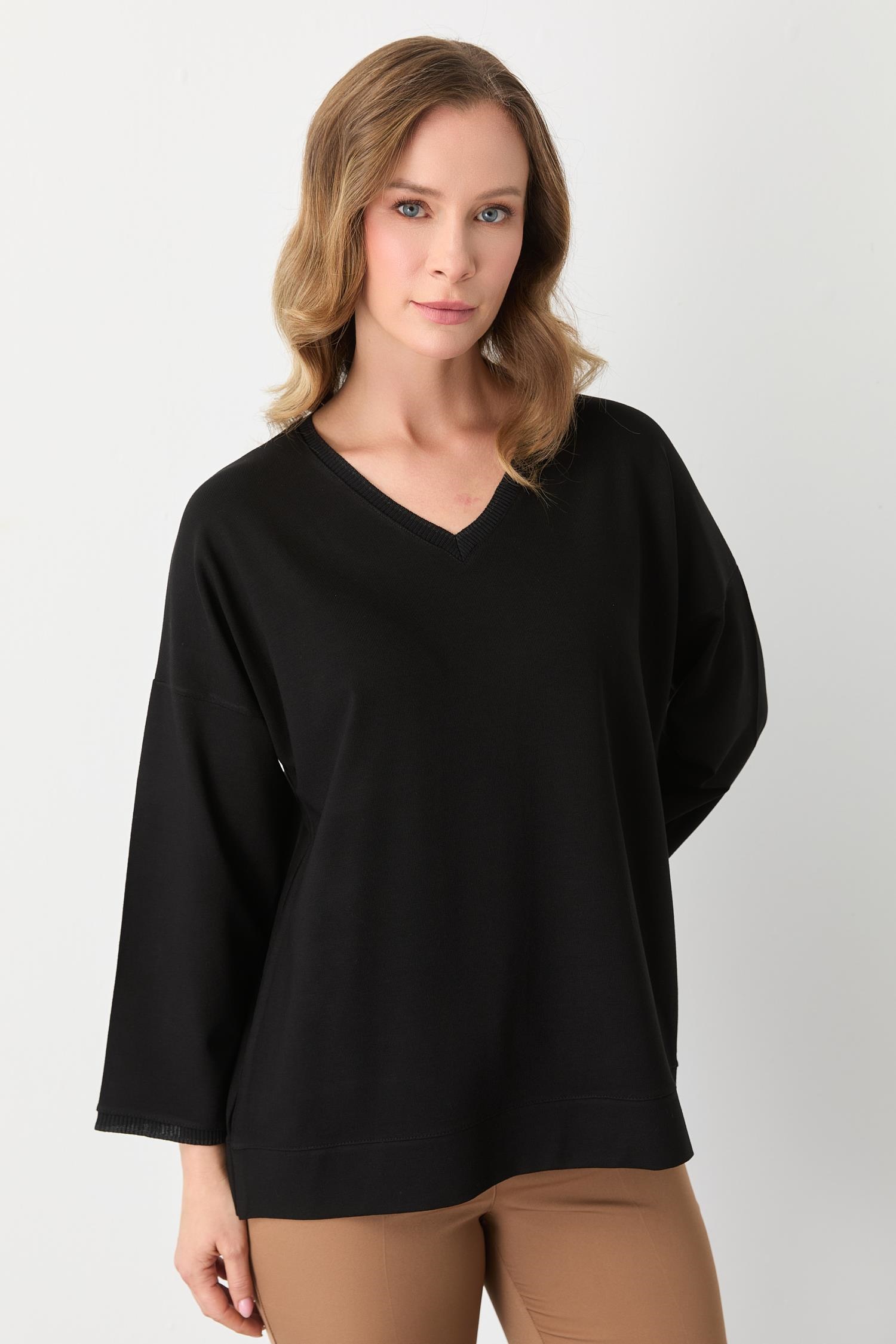 Mutlu Ertan Kadın V Yaka Ribanalı Bluz Siyah 30432