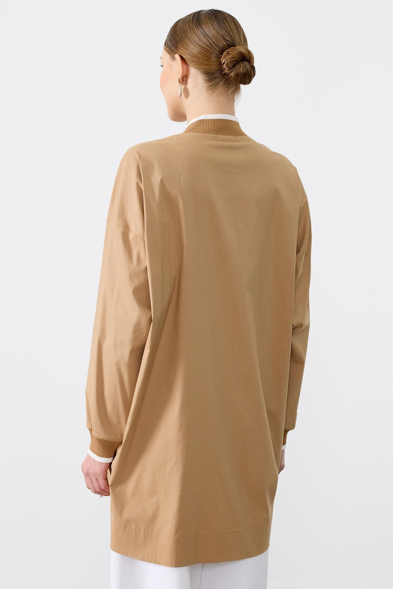 Ribanaları Çizgili Cebi Aksesuarlı Fermuarlı Gömlek CAMEL