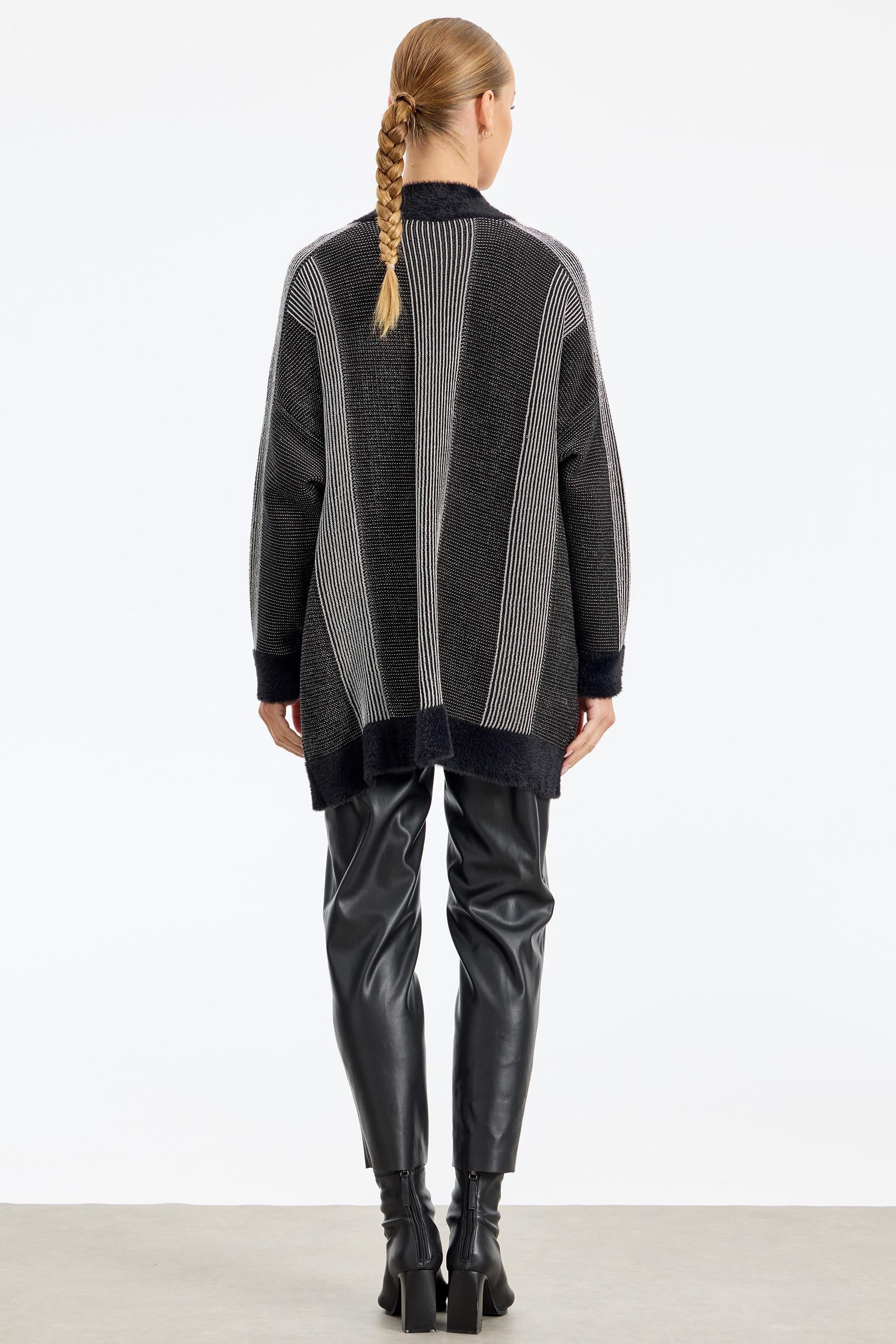 Sim ip Detaylı Triko Hırka SİYAH-GÜMÜŞ