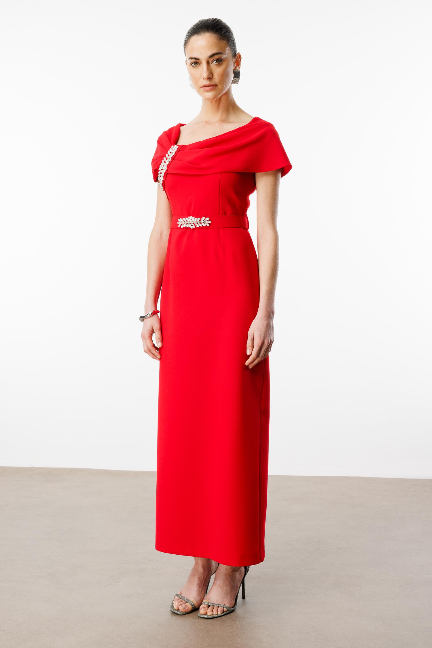 Modailgi  Aksesuar Detaylı Elbise Kırmızı