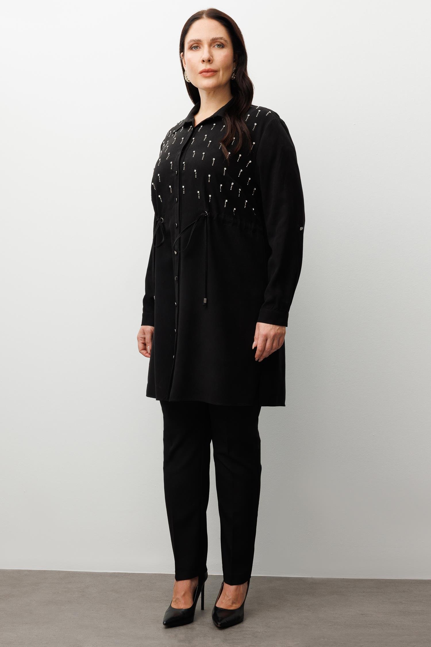 Modailgi  Beli Büzgülü Ön Bedeni İncili Taşlı Tunik Siyah